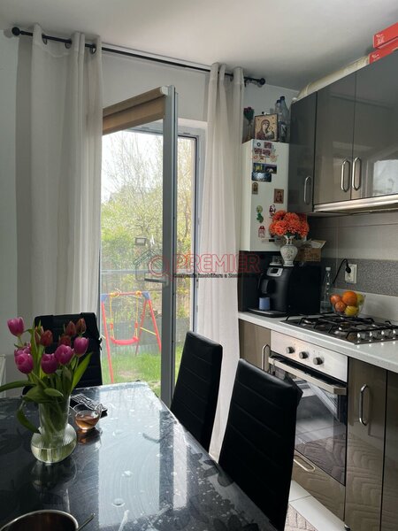 Popesti, Drumul Fermei, 2 camere + curte 40 mp + parcare.